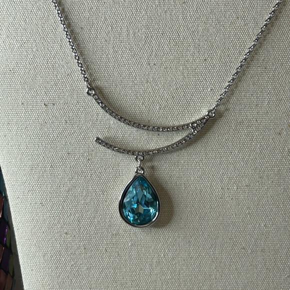 Necklace - Picture 3 of 8